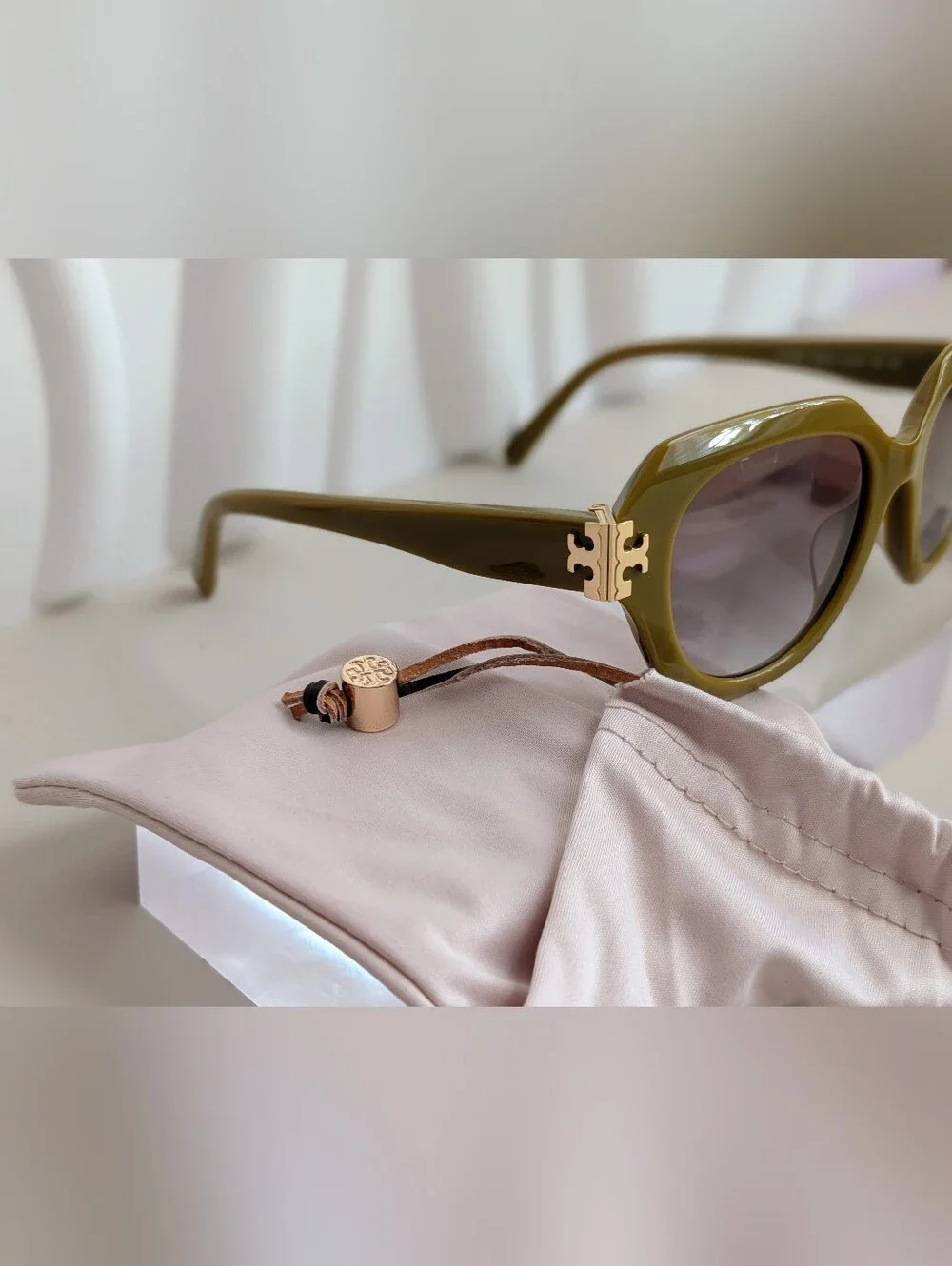 NIB Tory Burch 51mm Olive Cat Eye Sunglasses Case Dust Bag